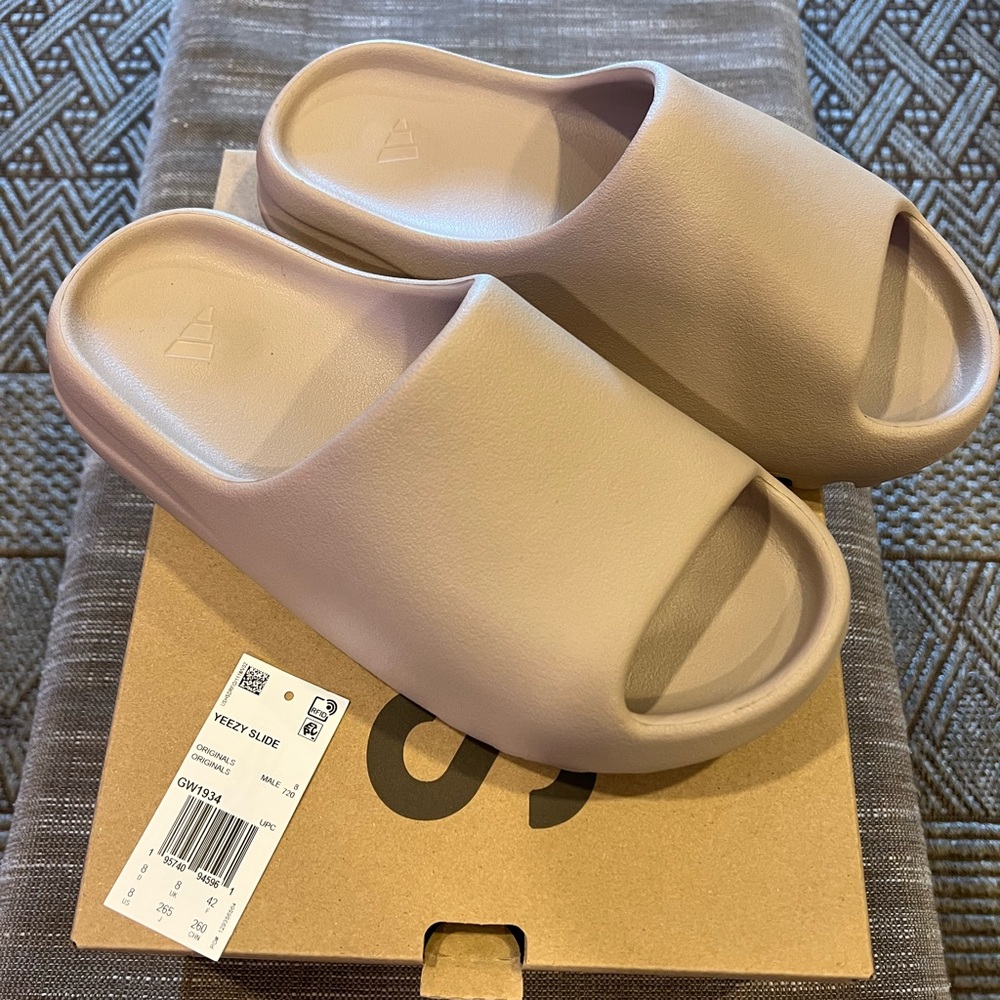 Yeezy slide by Adidas - color Pure / size 8